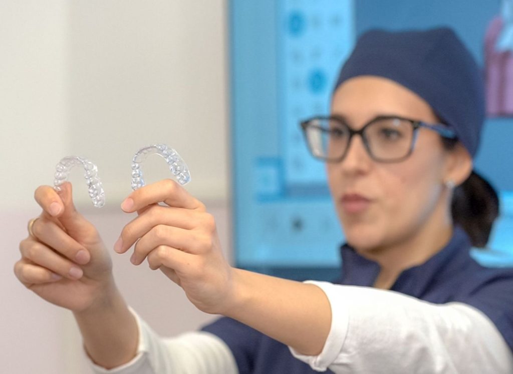 apparecchio trasparente a Verona - come funziona un apparecchio trasparente a Verona