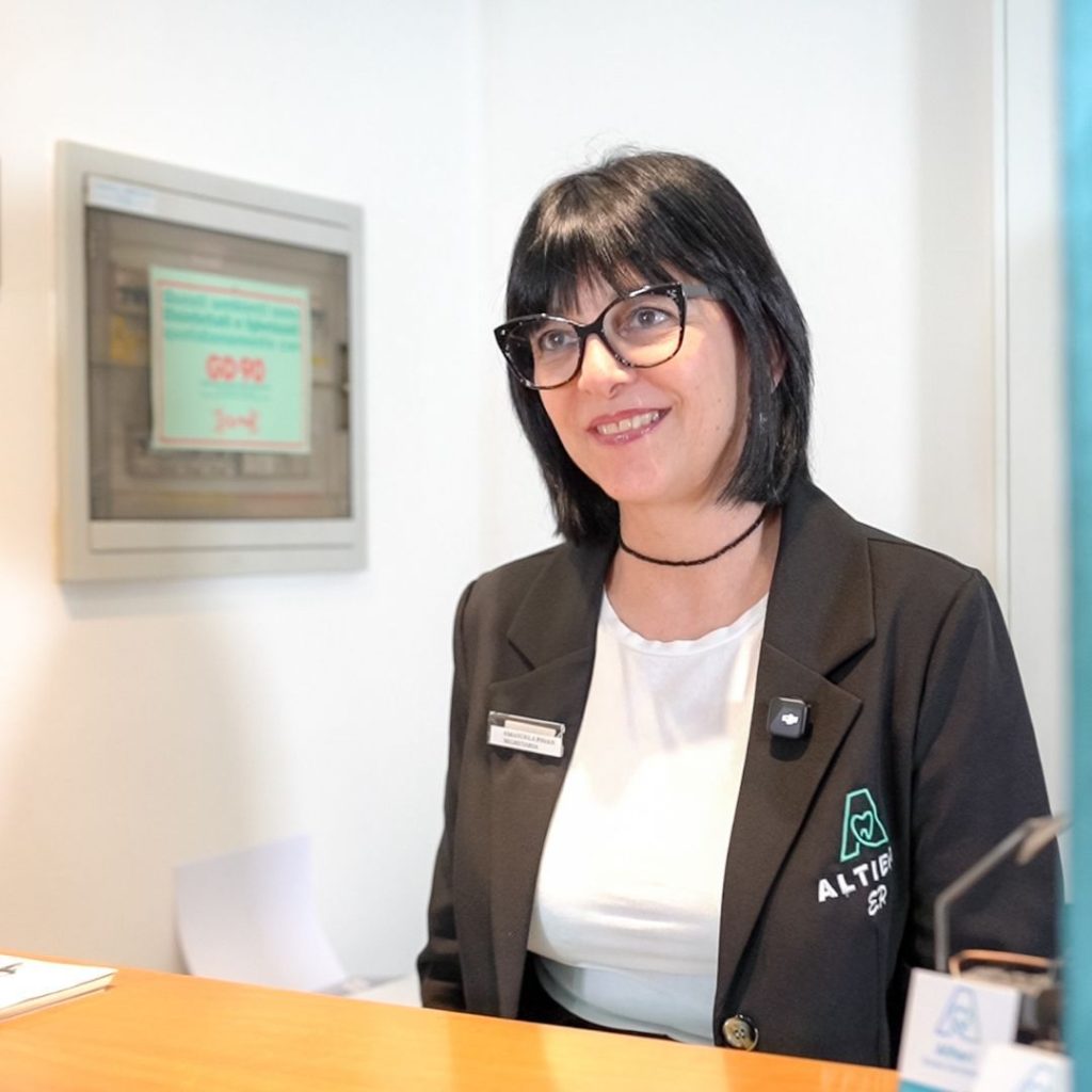 Implantologia 11 FOTO CI PRENDIAMO CURA DI TE - Dentista a Verona