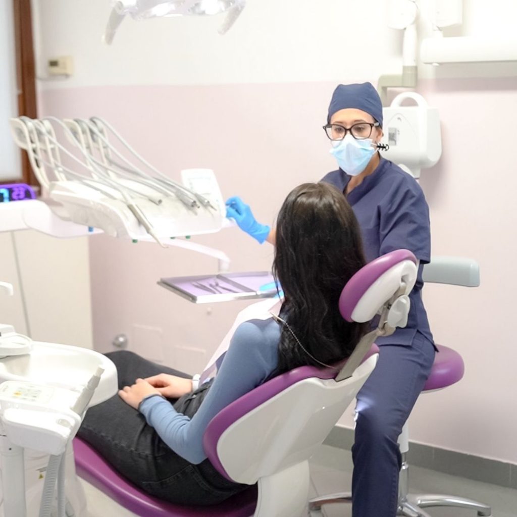 Implantologia 13 FOTO CI PRENDIAMO CURA DI TE - Dentista a Verona